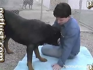 Frottage and gay sucking in an outdoor porno movie